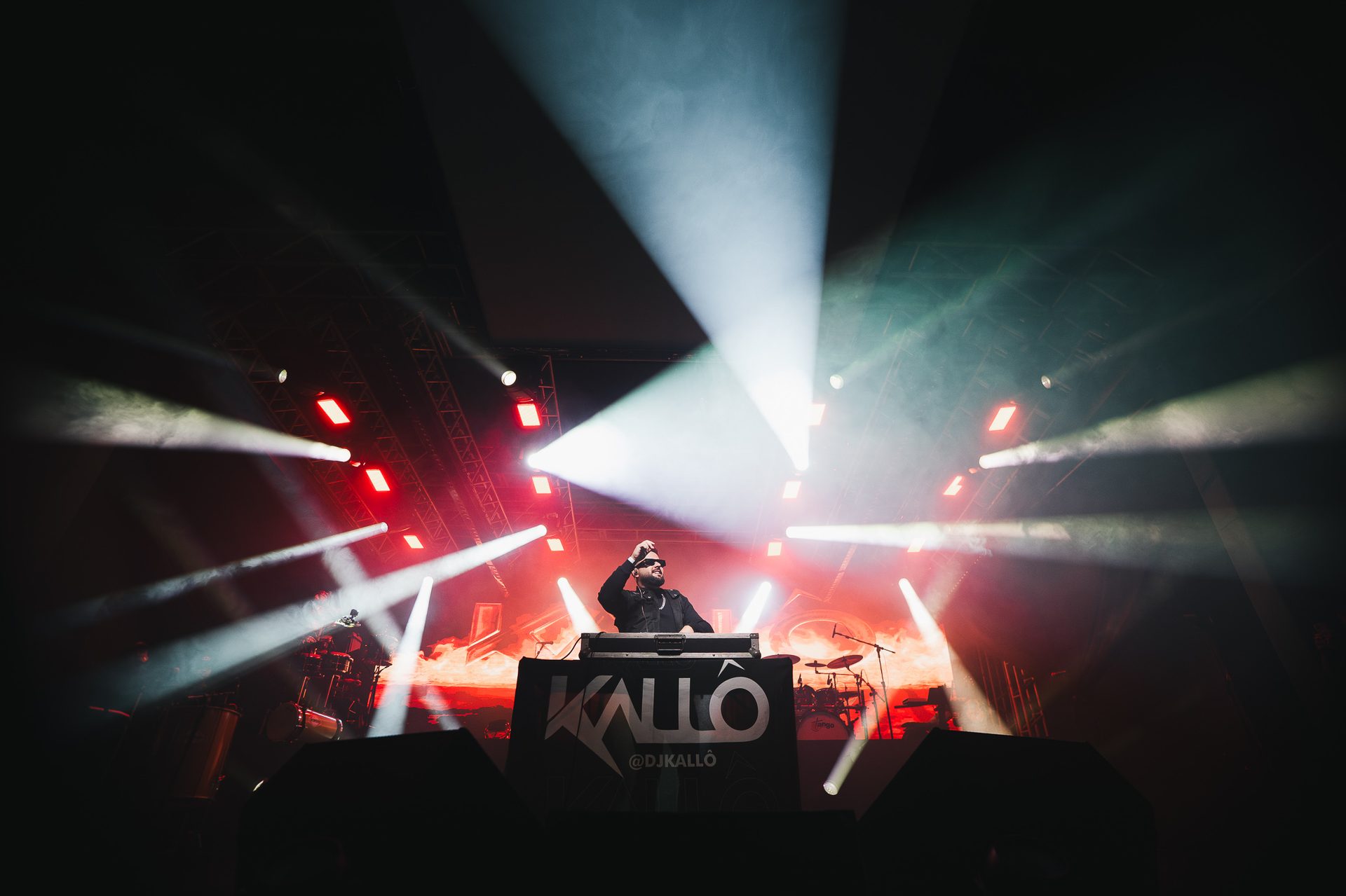 Show do DJ KALLÔ ao vivo